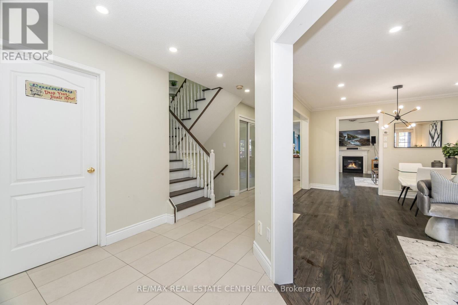 3191 Oakview Road, Mississauga, Ontario  L5N 7N9 - Photo 7 - W12409811
