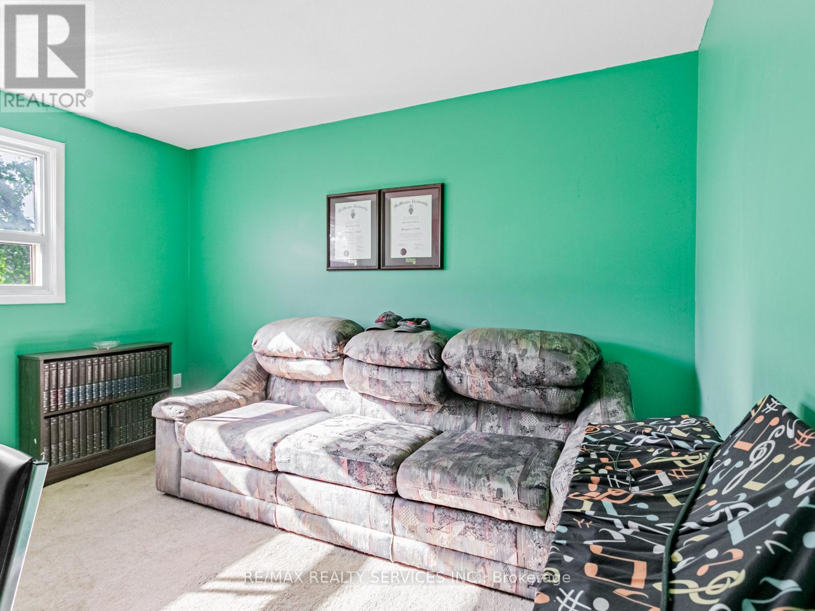 13 Gold Pine Court, Brampton, Ontario  L6S 2K6 - Photo 34 - W12409978