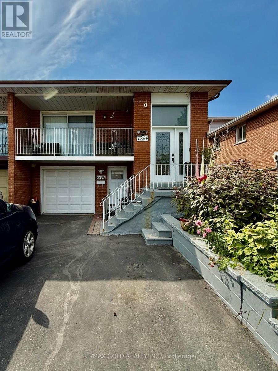 7296 Sigsbee Drive, Mississauga, Ontario  L4T 4A2 - Photo 1 - W12407477