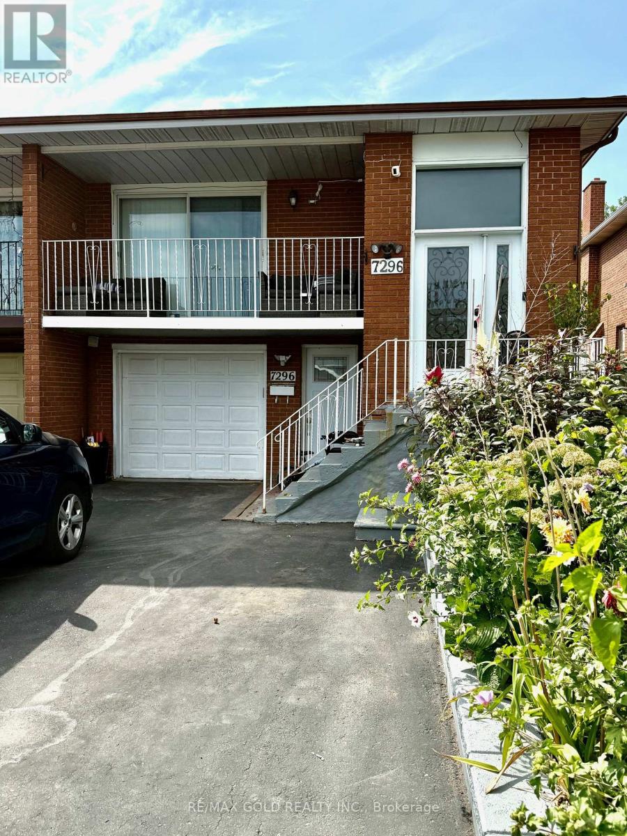 7296 Sigsbee Drive, Mississauga, Ontario  L4T 4A2 - Photo 2 - W12407477
