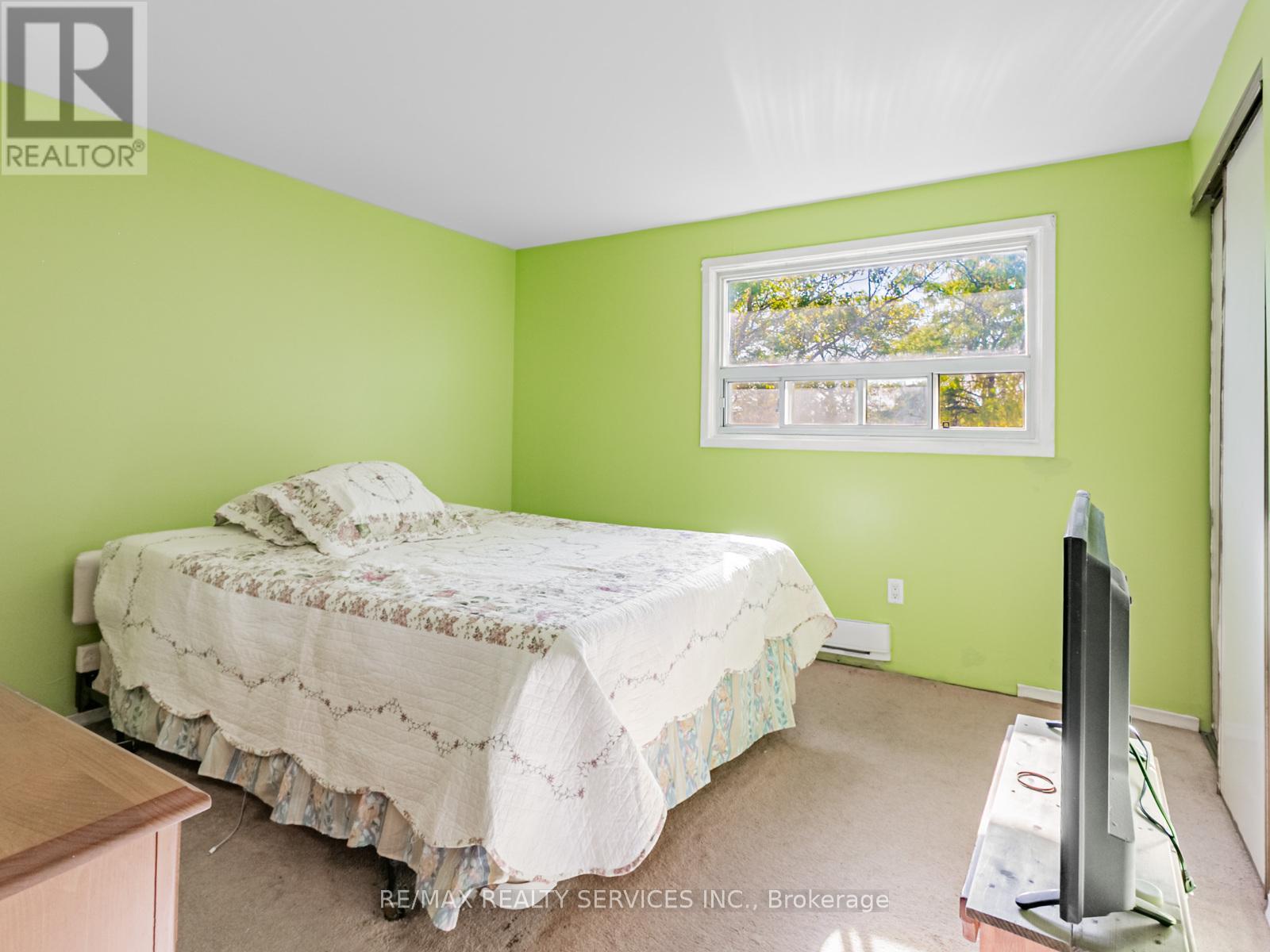 13 Gold Pine Court, Brampton, Ontario  L6S 2K6 - Photo 30 - W12409978