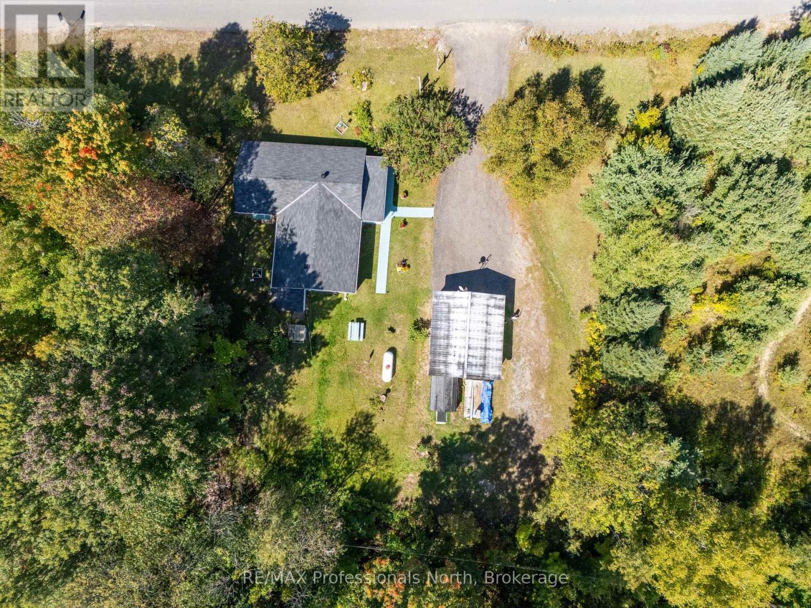 1671 Hwy 60 Highway, Huntsville, Ontario  P1H 1A2 - Photo 45 - X12400081