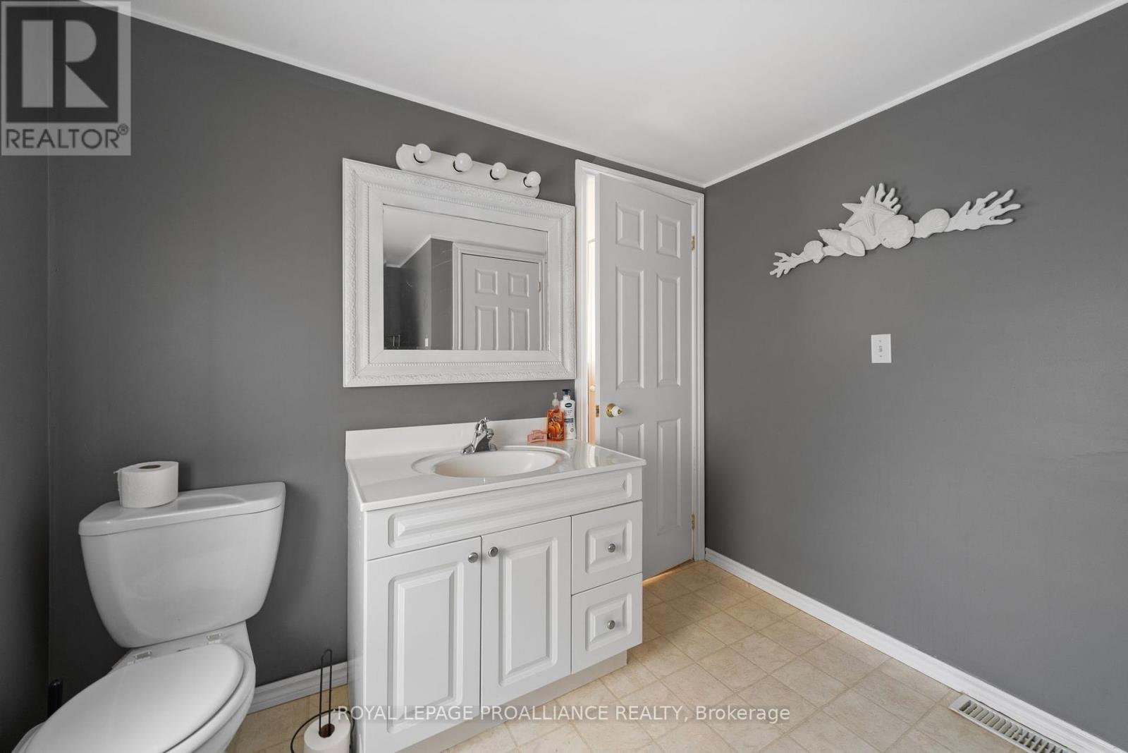 4140 Shannonville Road, Centre Hastings, Ontario  K8N 4Z6 - Photo 12 - X12410045