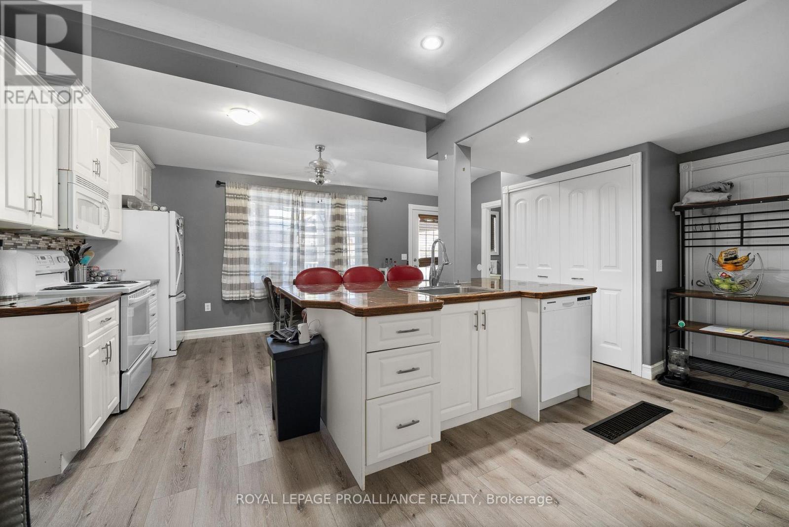 4140 Shannonville Road, Centre Hastings, Ontario  K8N 4Z6 - Photo 7 - X12410045