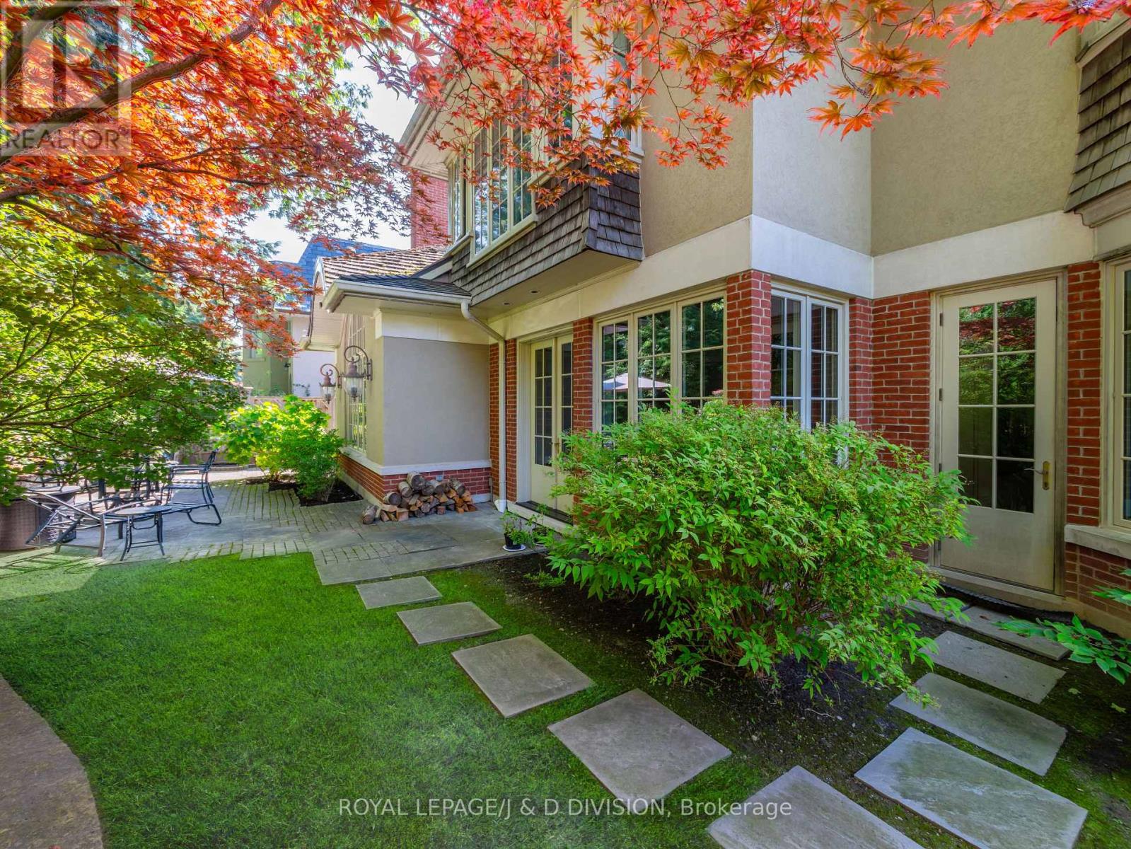 8 Glenallan Road, Toronto, Ontario  M4N 1G7 - Photo 6 - C12410655