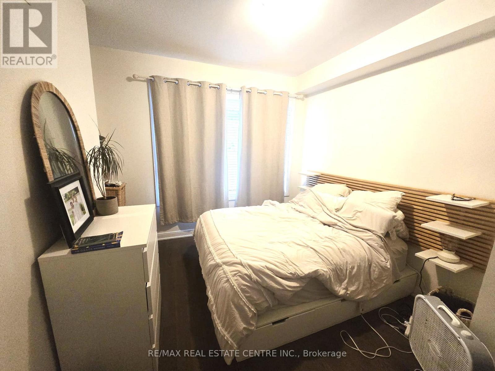 447 Veterans Drive, Brampton, Ontario  L7A 0B2 - Photo 13 - W12410391