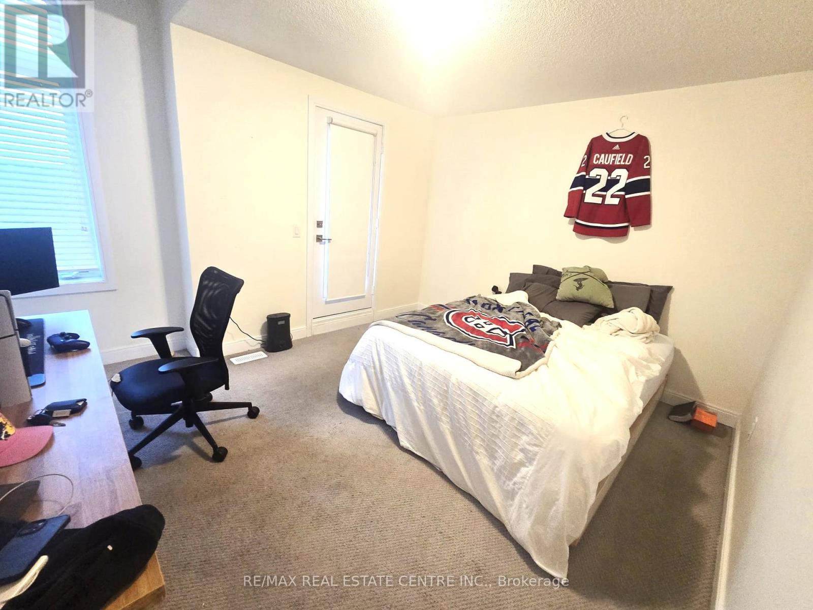 447 Veterans Drive, Brampton, Ontario  L7A 0B2 - Photo 14 - W12410391