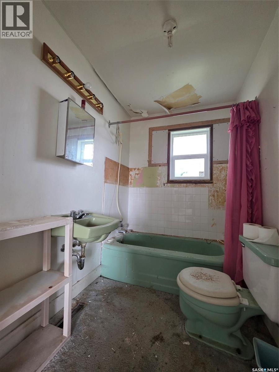 163 Wallace Street, Mankota, Saskatchewan  S0H 2W0 - Photo 11 - SK018540
