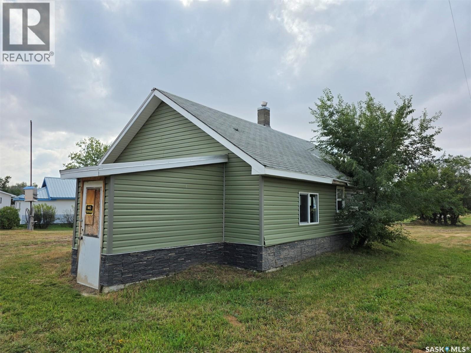 163 Wallace Street, Mankota, Saskatchewan  S0H 2W0 - Photo 3 - SK018540