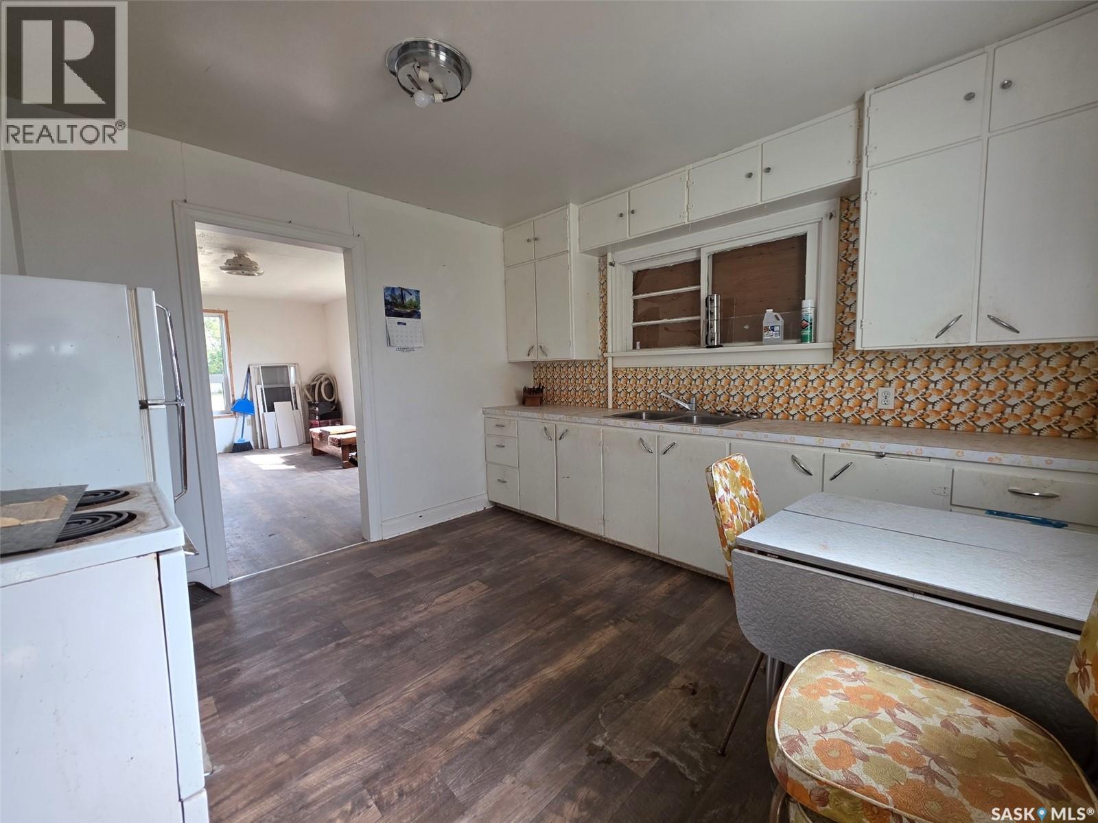 163 Wallace Street, Mankota, Saskatchewan  S0H 2W0 - Photo 4 - SK018540