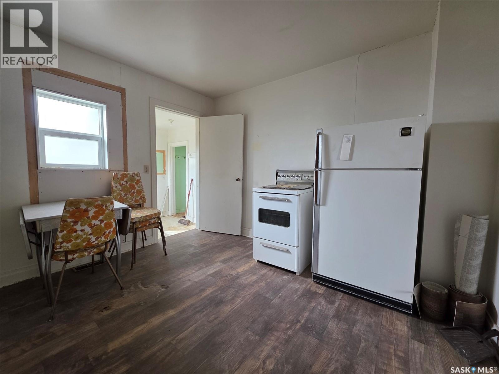163 Wallace Street, Mankota, Saskatchewan  S0H 2W0 - Photo 5 - SK018540