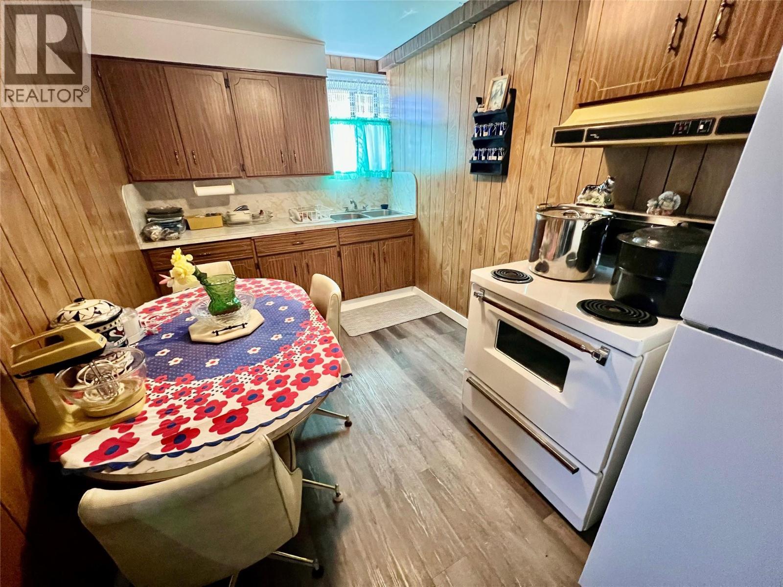 930 Milligan Avenue, Trail, British Columbia  V1R 3H7 - Photo 14 - 10363202