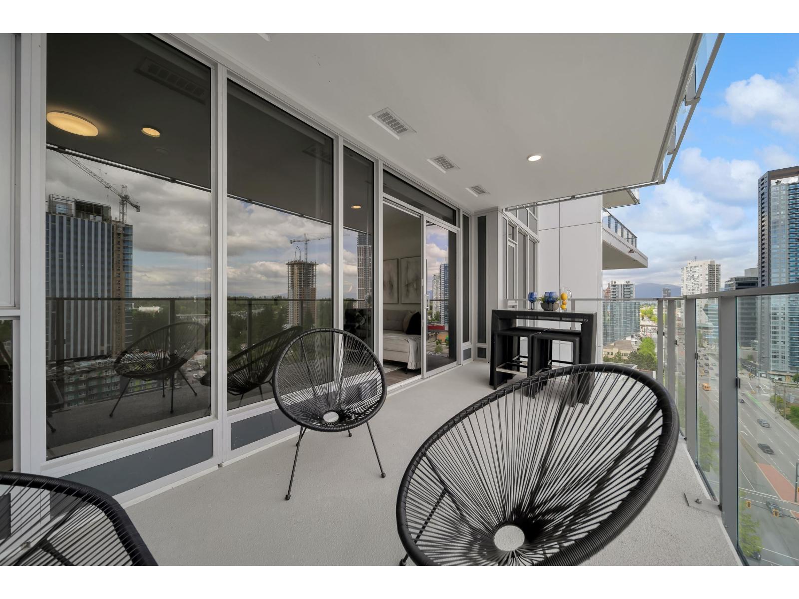 1808 9675 King George Boulevard, Surrey, British Columbia  V3T 2V3 - Photo 11 - R3048317