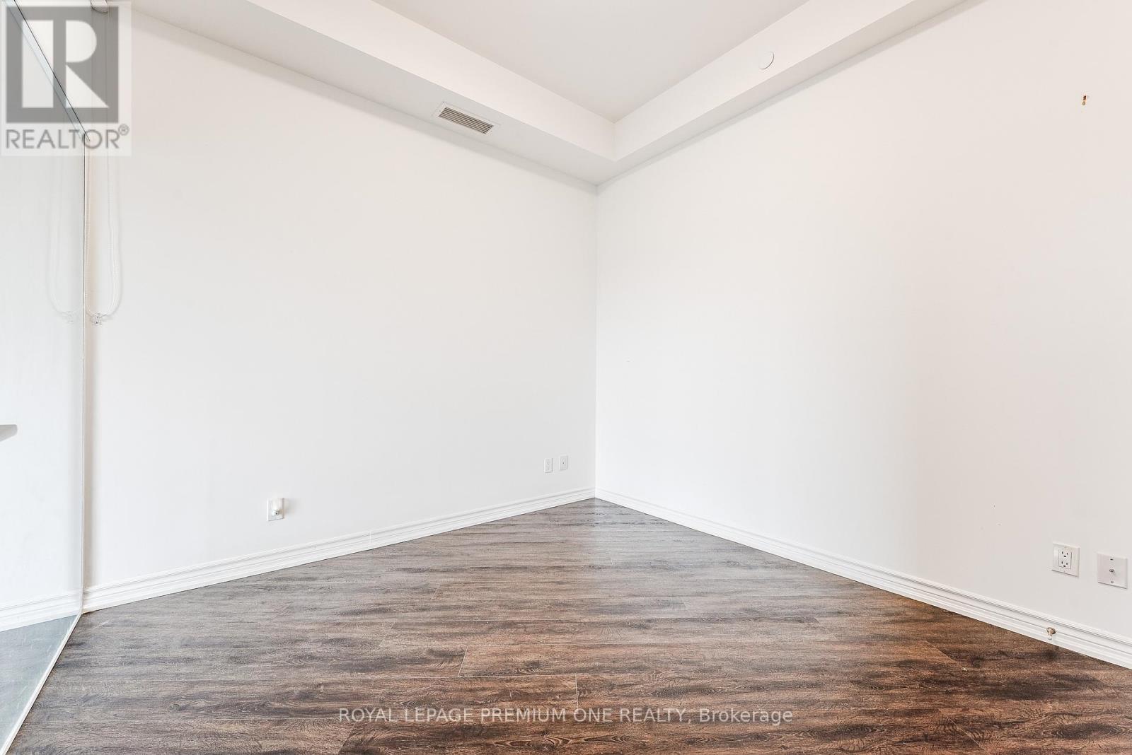 516 - 571 Prince Edward Drive N, Toronto, Ontario  M8X 0A1 - Photo 31 - W12410647