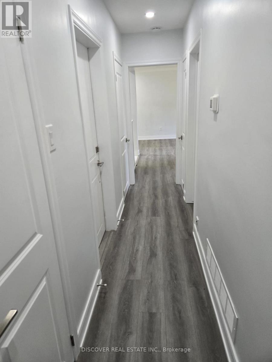 Ground Floor Only - 186 Floradale Drive, Mississauga, Ontario  L5B 1G3 - Photo 33 - W12410657