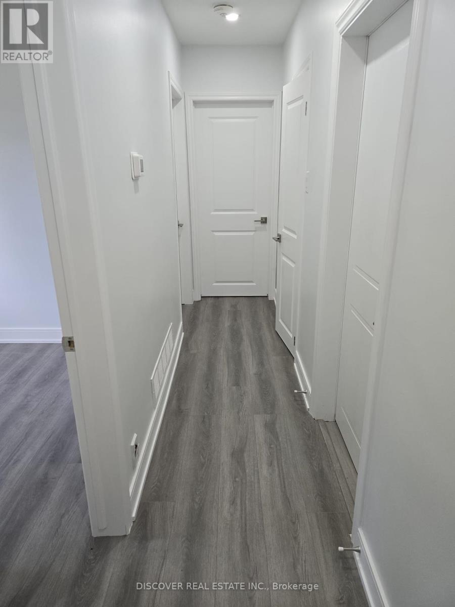 Ground Floor Only - 186 Floradale Drive, Mississauga, Ontario  L5B 1G3 - Photo 34 - W12410657