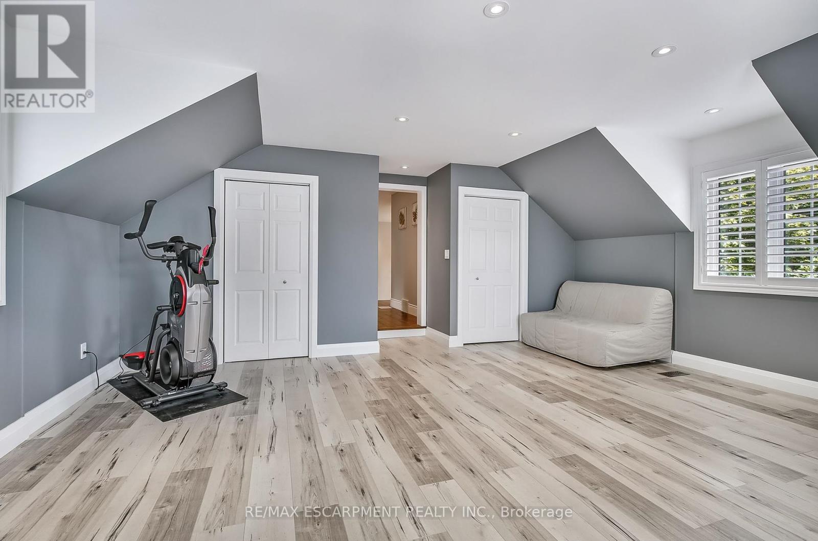 9 Valley Ridge Lane, Hamilton, Ontario  L8N 2Z7 - Photo 20 - X12410639