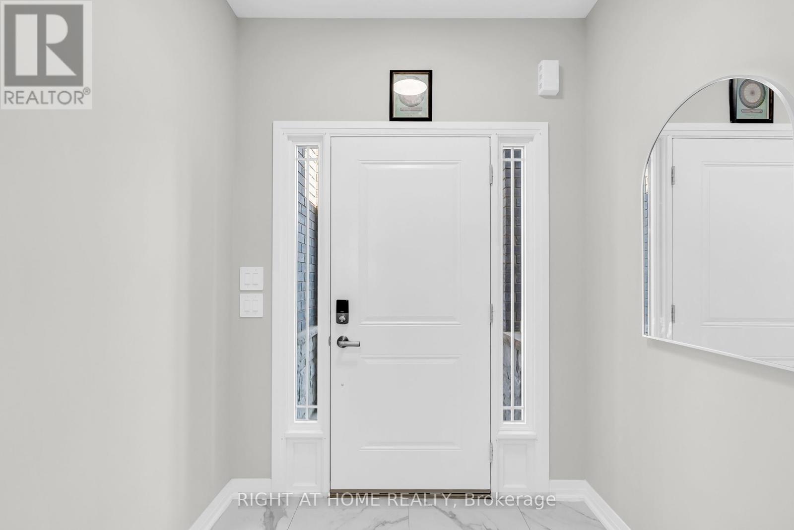 171 Rockledge Drive, Hamilton, Ontario  L0R 1P0 - Photo 5 - X12410644