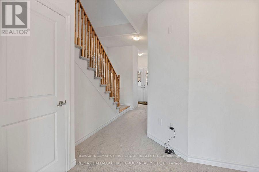 312 Russell Street, Southgate, Ontario  N0C 1B0 - Photo 2 - X12410650