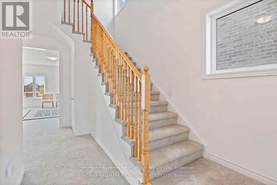 312 Russell Street, Southgate, Ontario  N0C 1B0 - Photo 3 - X12410650