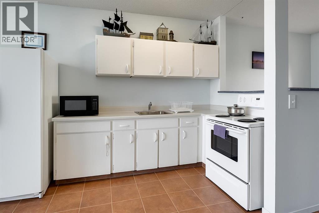 Property at 2, 459 Huntsville Crescent NW image 4