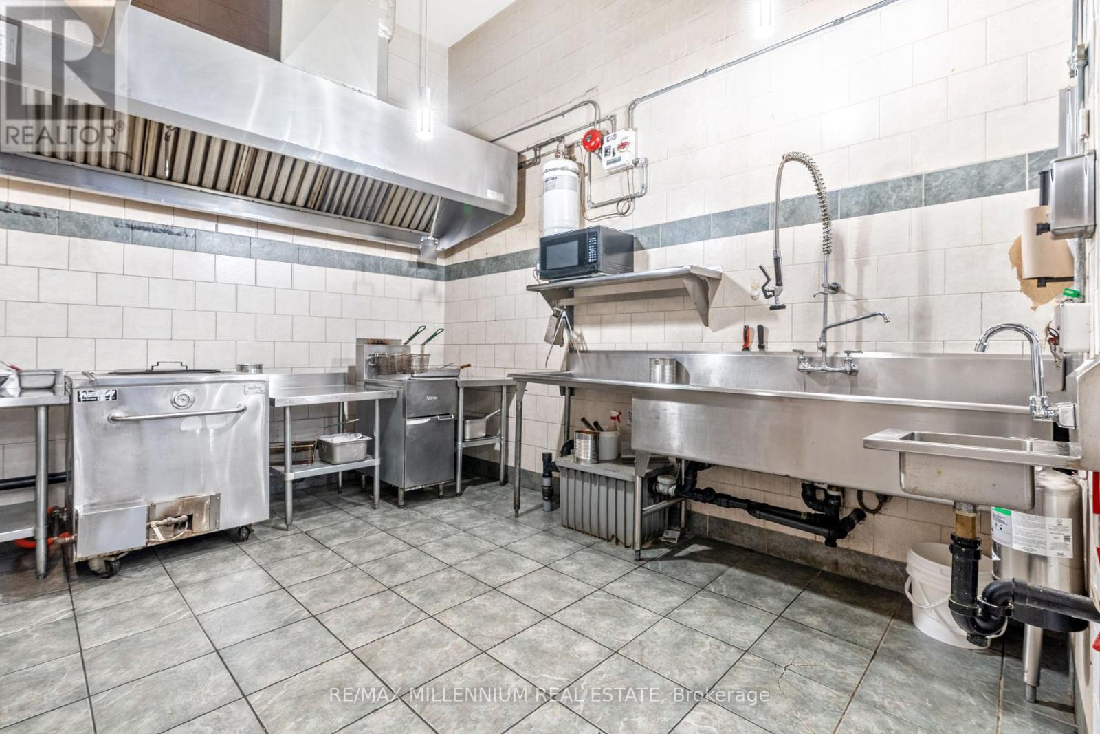 104 Cannon Street E, Hamilton, Ontario  L8L 2A3 - Photo 13 - X12408781