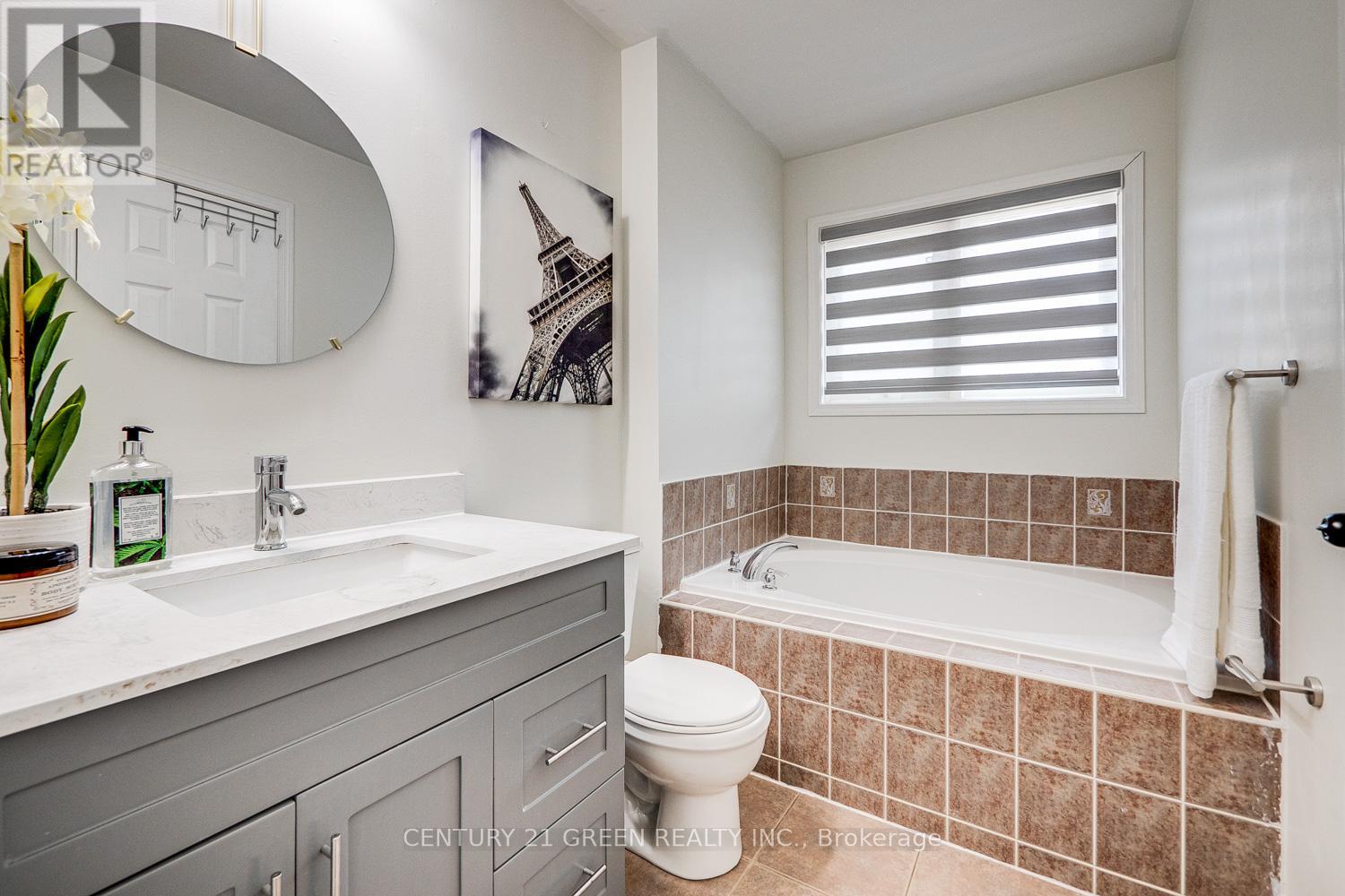 255 Fasken Court, Milton, Ontario  L9T 6S8 - Photo 34 - W12409107