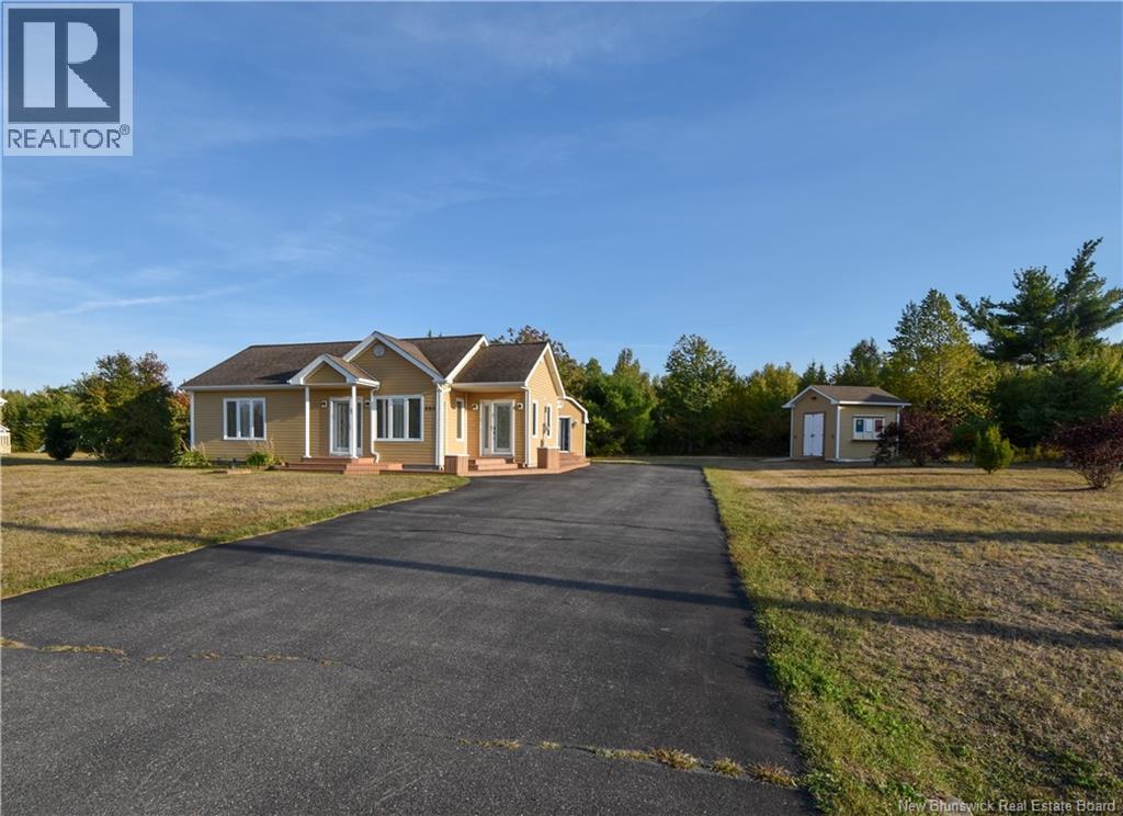 700 Isabelle, Tracadie, New Brunswick  E1X 2J1 - Photo 2 - NB126813