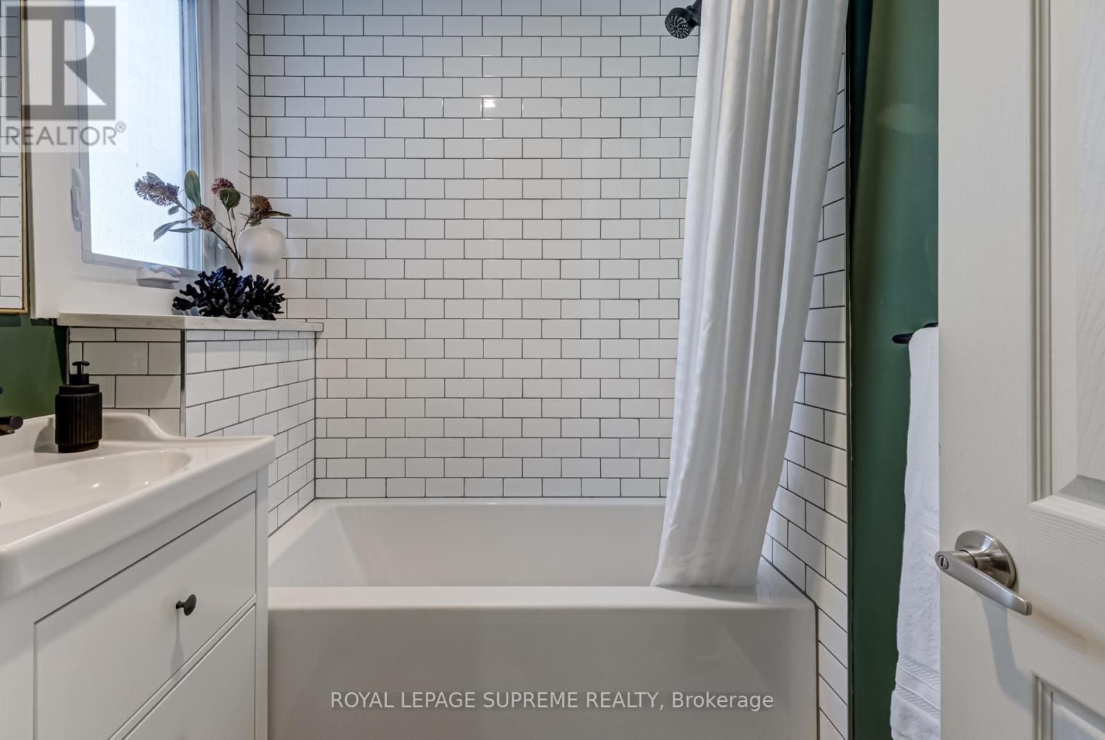 481 Main Street, Toronto, Ontario  M4C 4Y3 - Photo 13 - E12410668