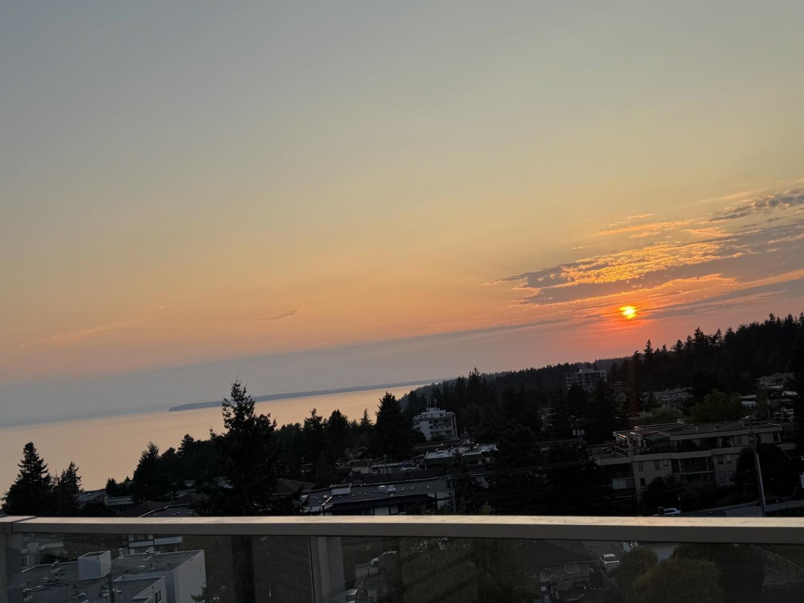 807 1342 JOHNSTON ROAD, White Rock, British Columbia