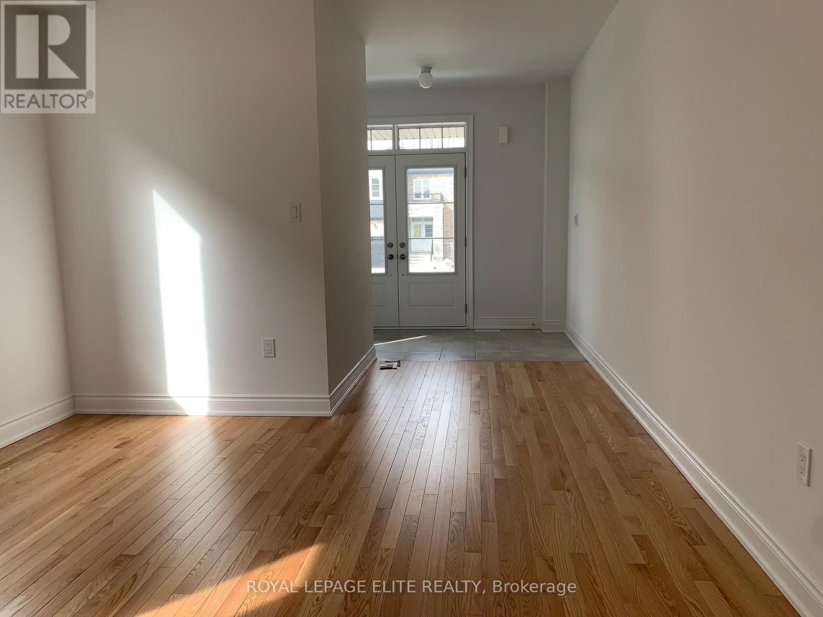 23 Amber Drive, Wasaga Beach, Ontario  L9Z 0R9 - Photo 2 - S12410702