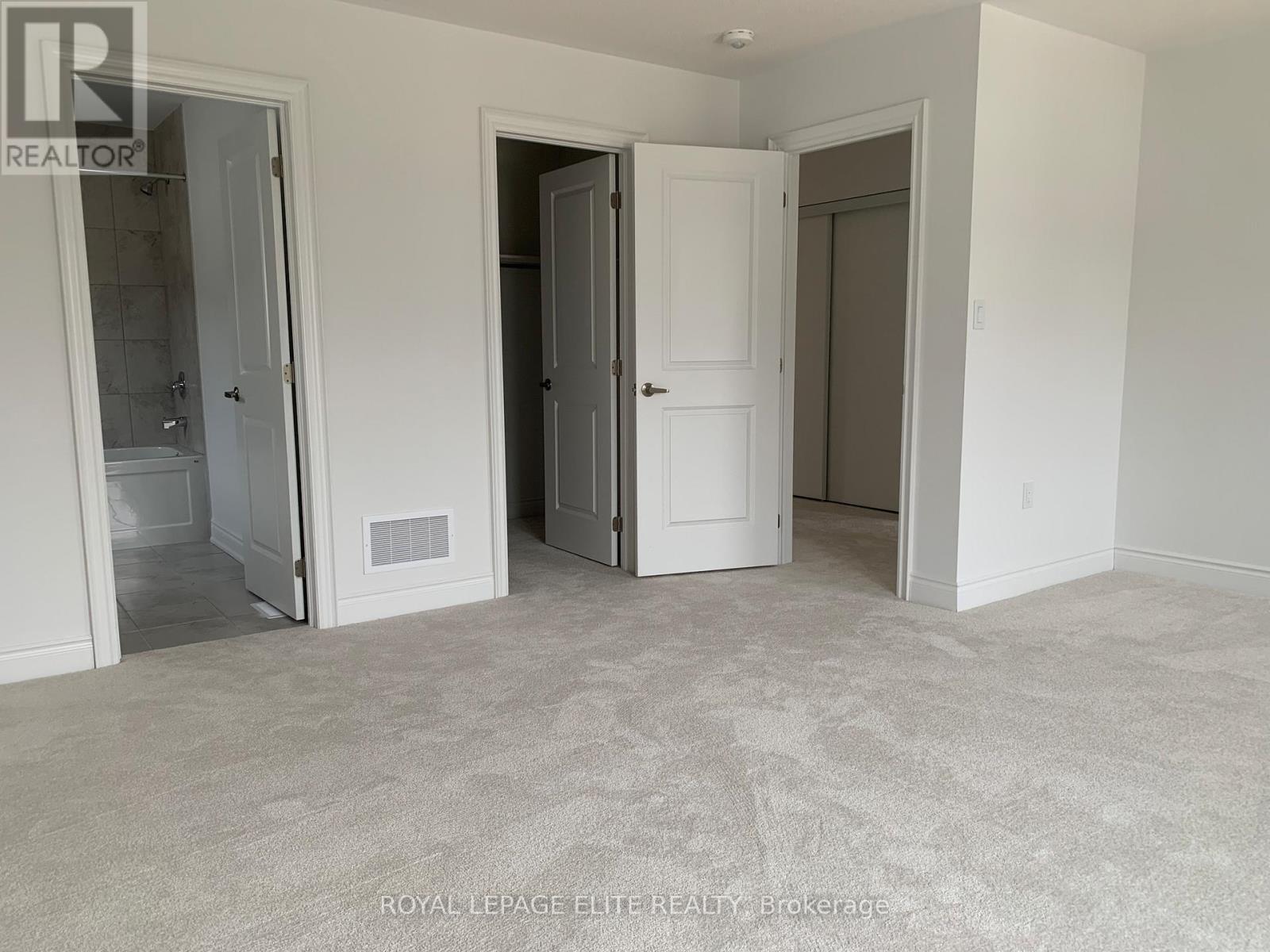 23 Amber Drive, Wasaga Beach, Ontario  L9Z 0R9 - Photo 3 - S12410702