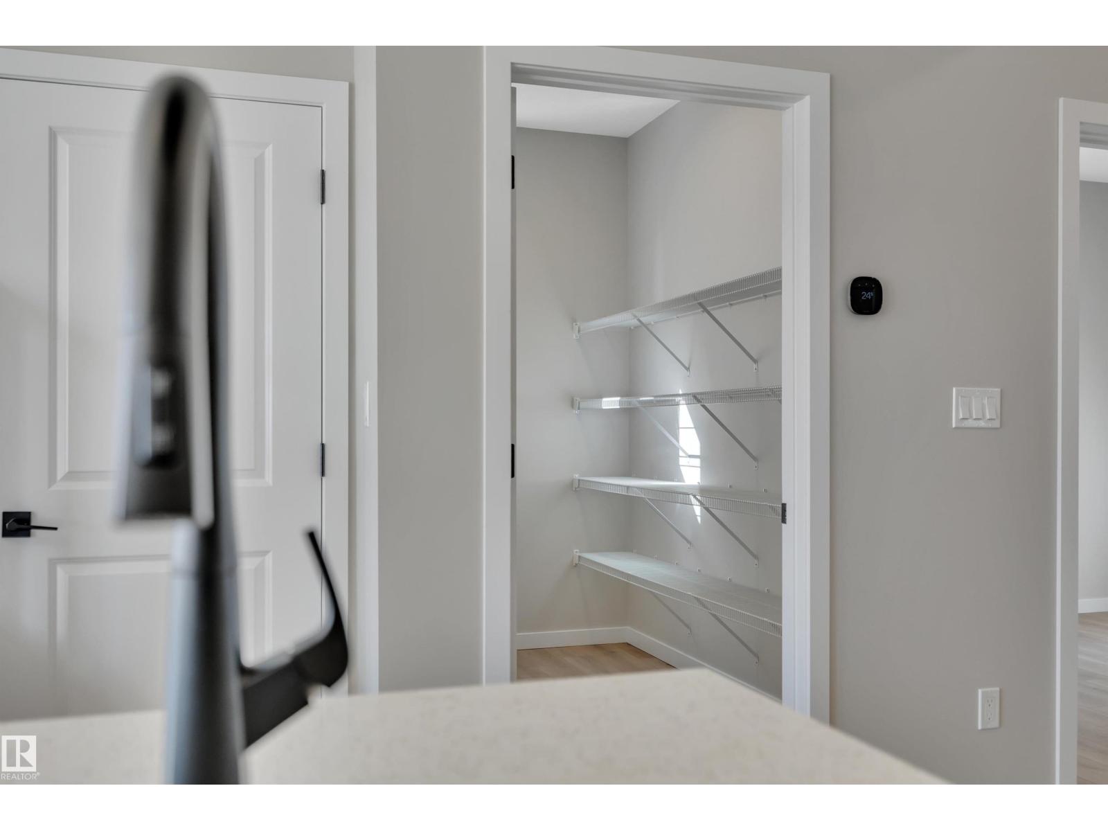 4707 Kinney Rd Sw, Edmonton, Alberta  T6W 5P2 - Photo 12 - E4431172