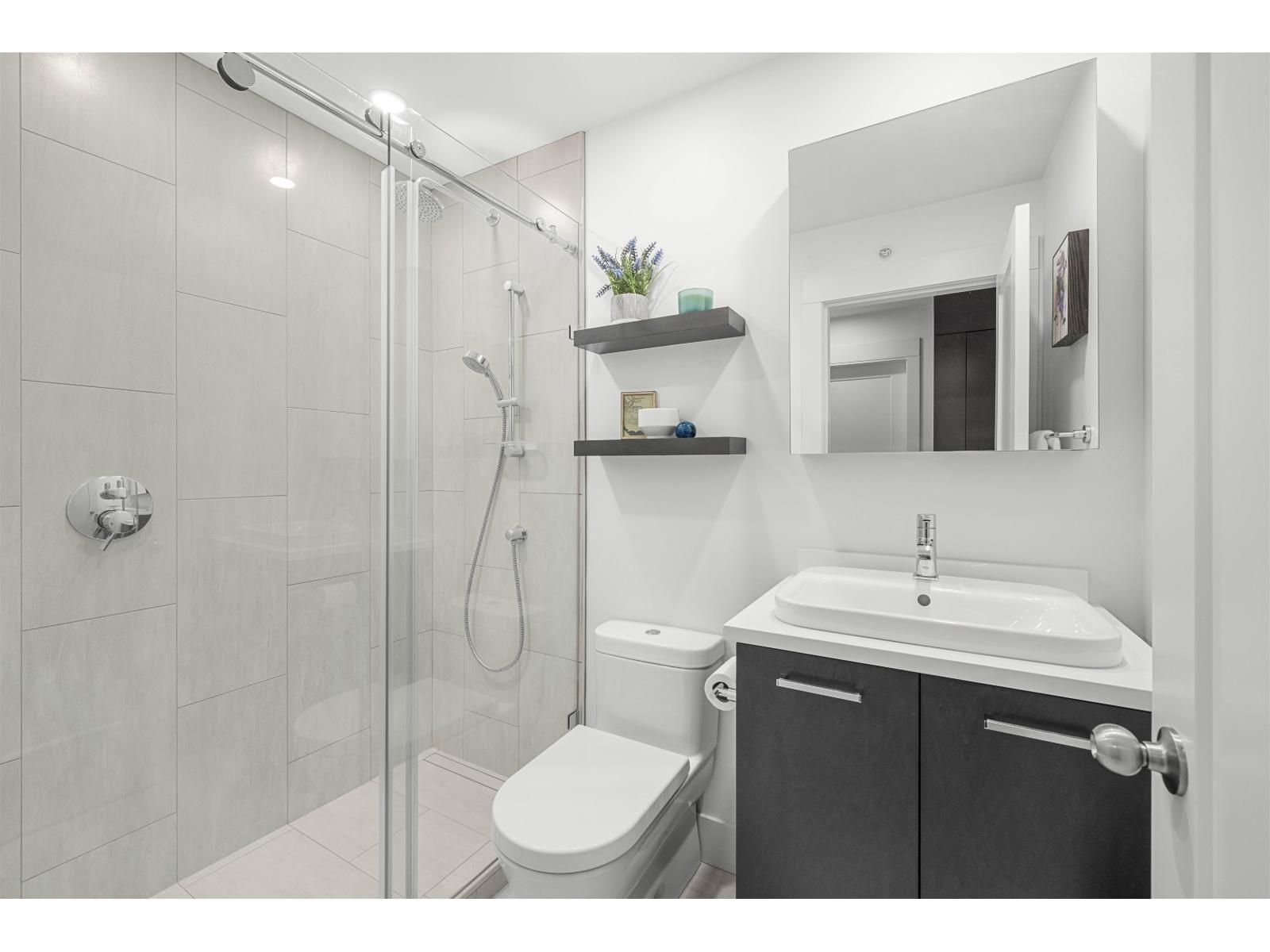 301 15445 Vine Avenue, Surrey, British Columbia  V4B 2T3 - Photo 16 - R3048963