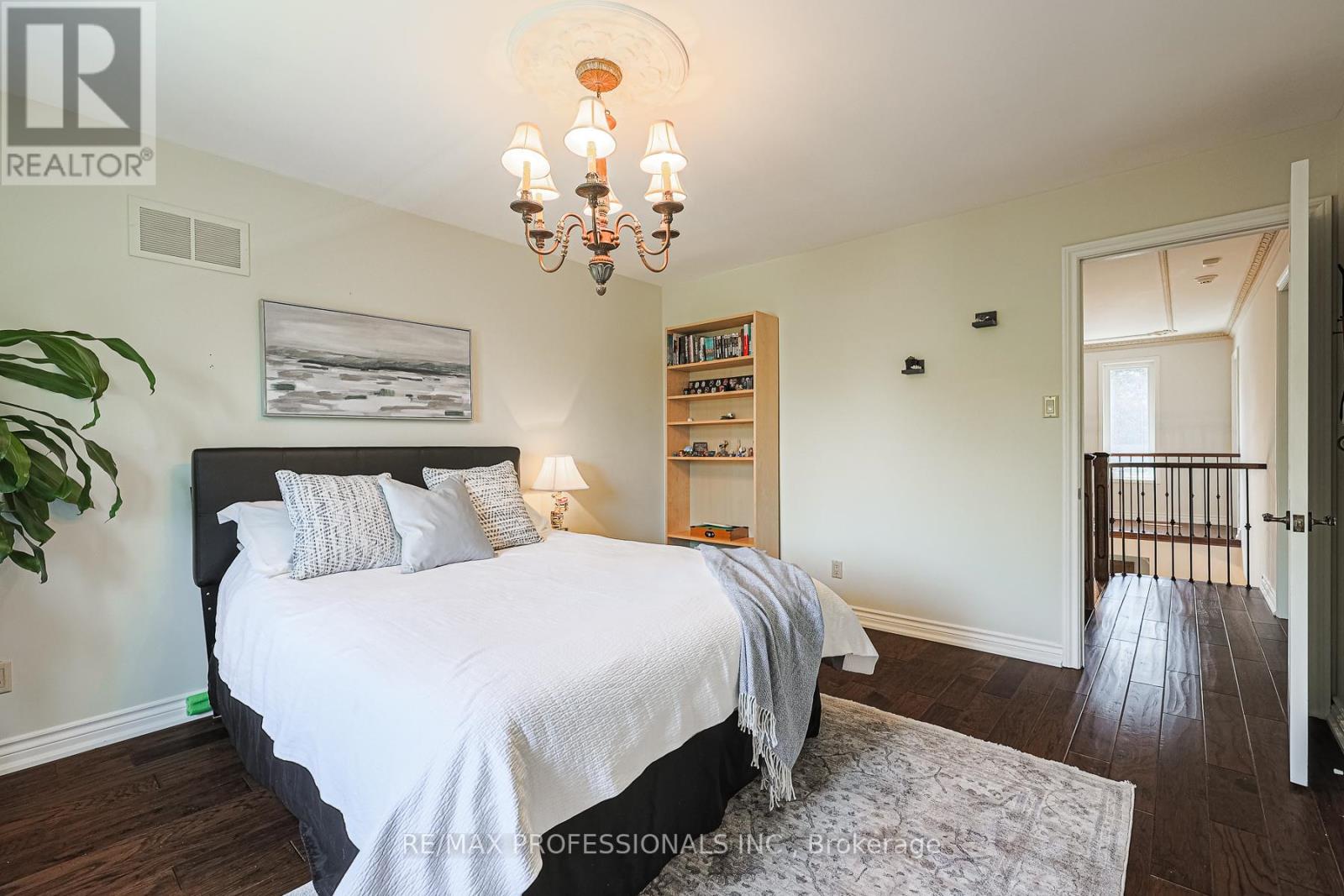4 Neiltree Court, Toronto, Ontario  M9C 5C3 - Photo 28 - W12410689