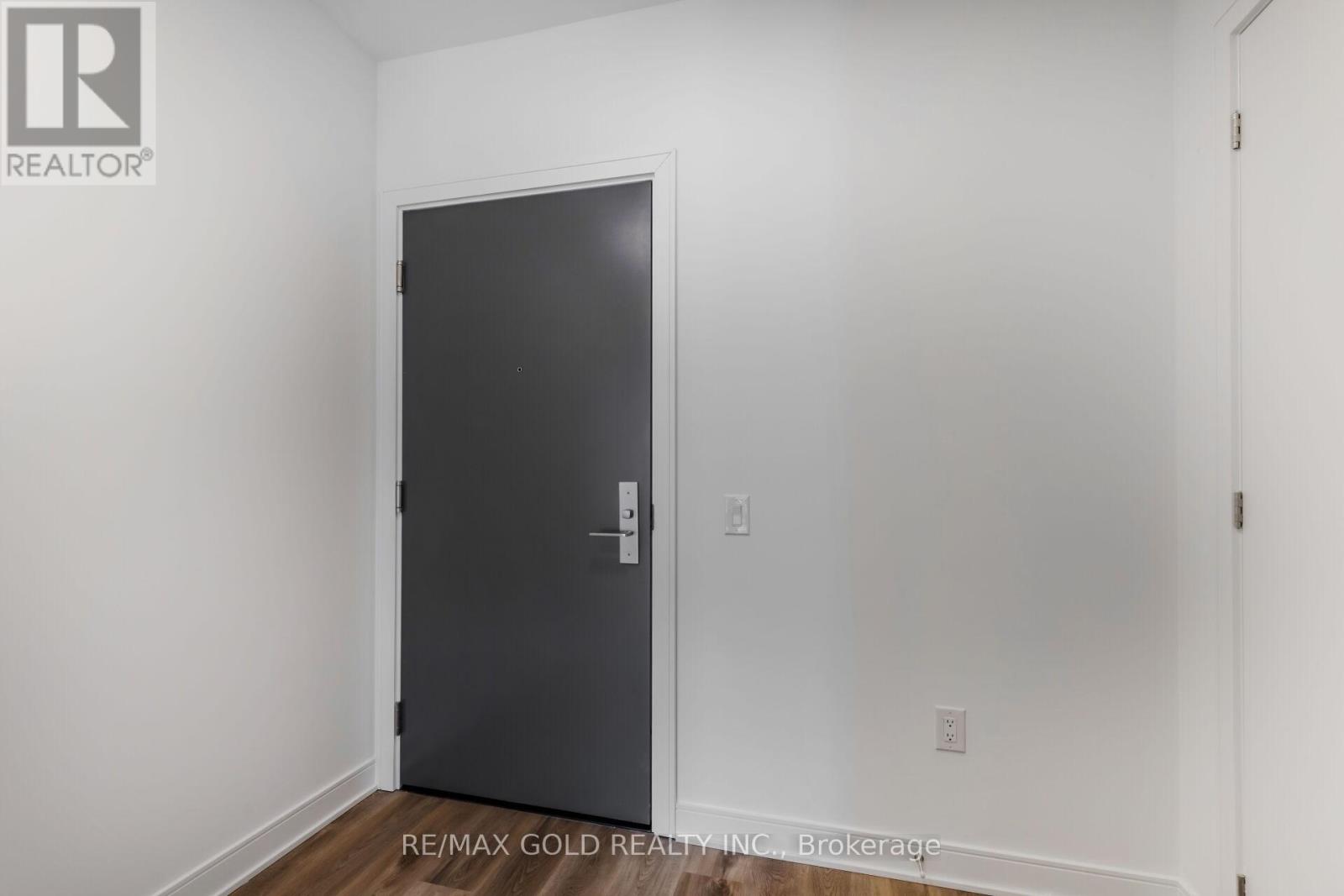 716 - 86 Dundas Street E, Mississauga, Ontario  L5A 0B1 - Photo 14 - W12410691