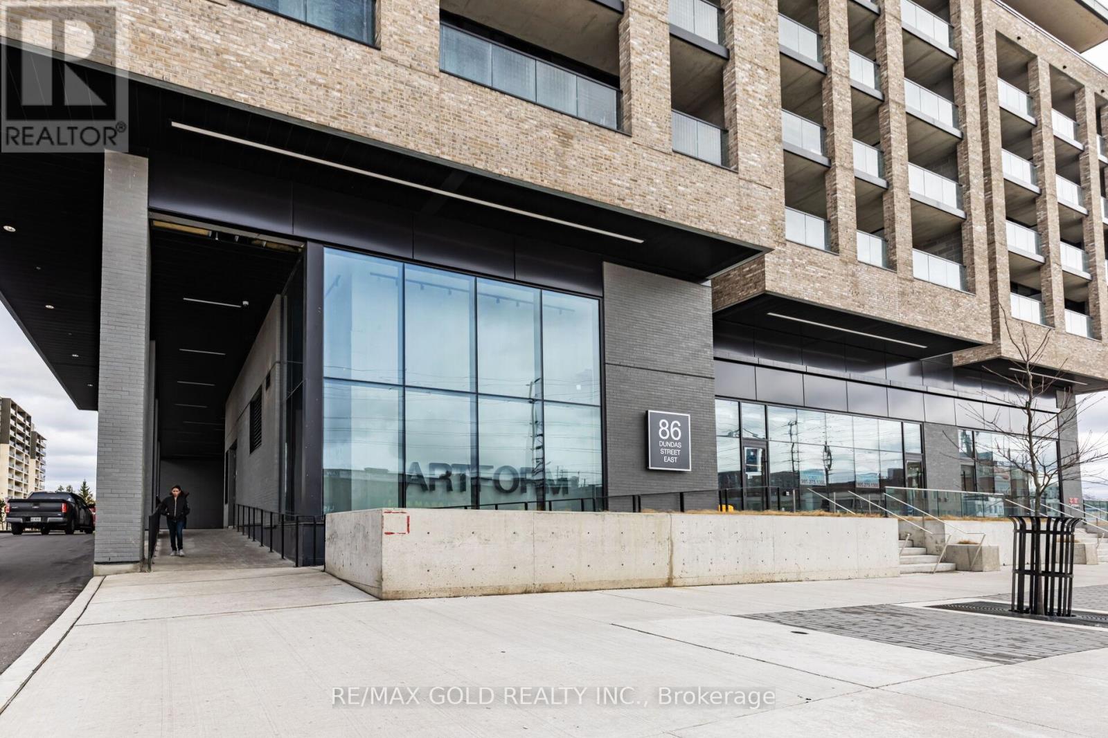 716 - 86 Dundas Street E, Mississauga, Ontario  L5A 0B1 - Photo 2 - W12410691