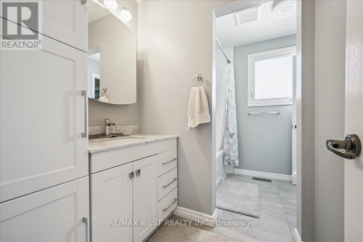 5019 Brady Avenue, Burlington, Ontario  L7L 3X5 - Photo 6 - W12410715
