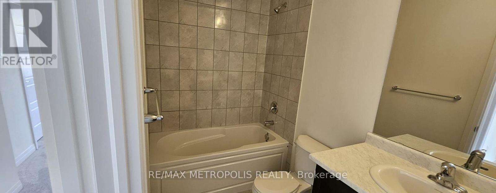 192 Gillespie Drive, Brant, Ontario  N3T 0W3 - Photo 12 - X12410675