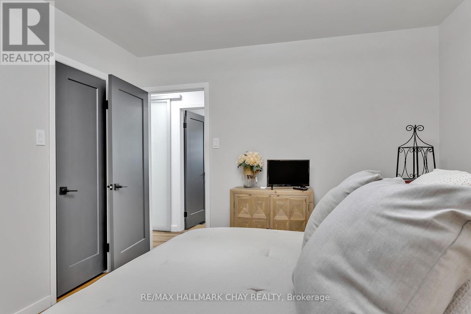 1009 Fairbairn Street, Peterborough, Ontario  K9K 1C1 - Photo 22 - X12410719