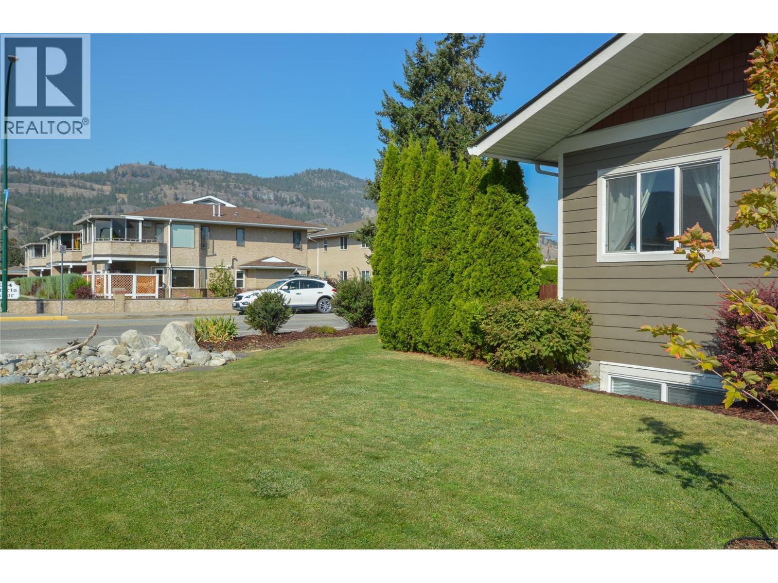 10126 Rand Street, Summerland, British Columbia  V0H 1Z5 - Photo 4 - 10363351