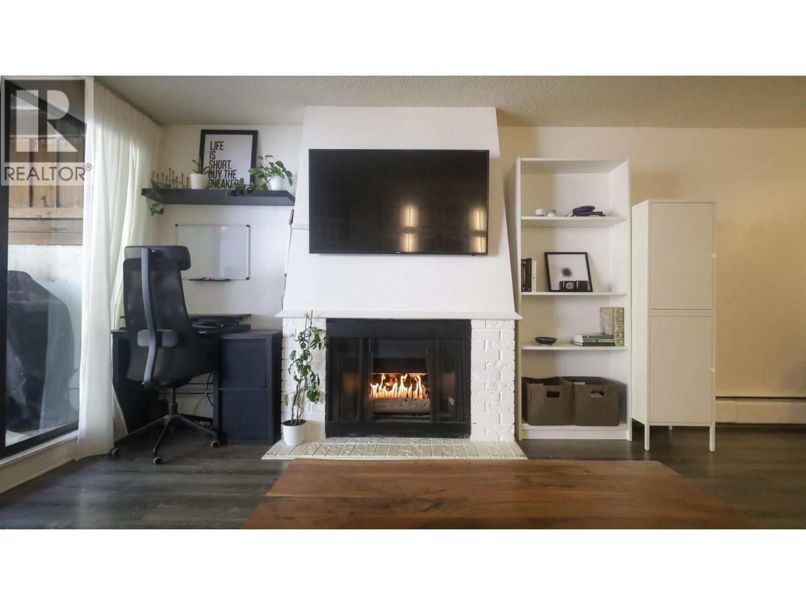 214 5340 Hastings Street, Burnaby, British Columbia  V5B 1R1 - Photo 3 - R3049162