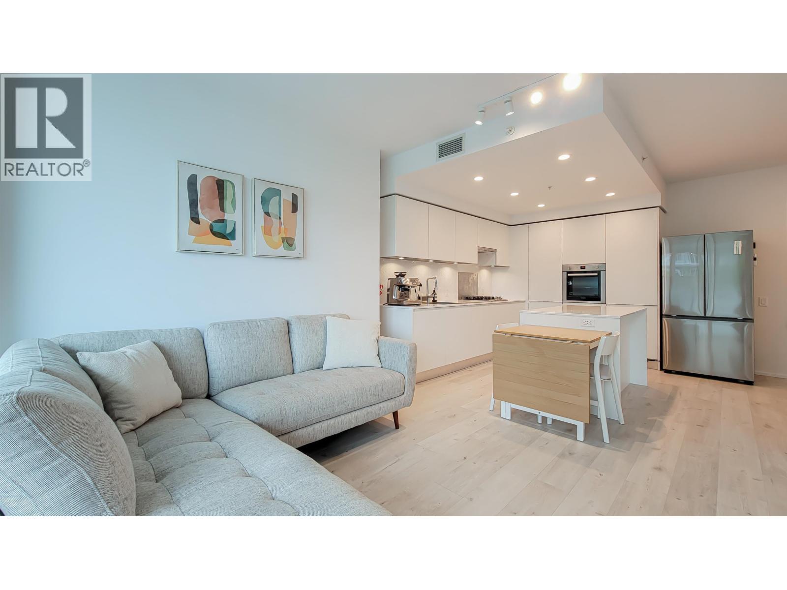 711 3833 EVERGREEN PLACE, Burnaby, British Columbia
