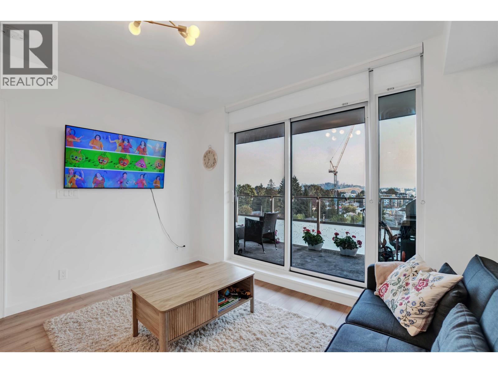 614 1500 Fern Street, North Vancouver, British Columbia  V7J 0E6 - Photo 5 - R3049241