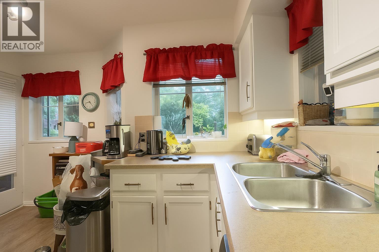 118 12 K De K Court, New Westminster, British Columbia  V3M 6C5 - Photo 10 - R3049304