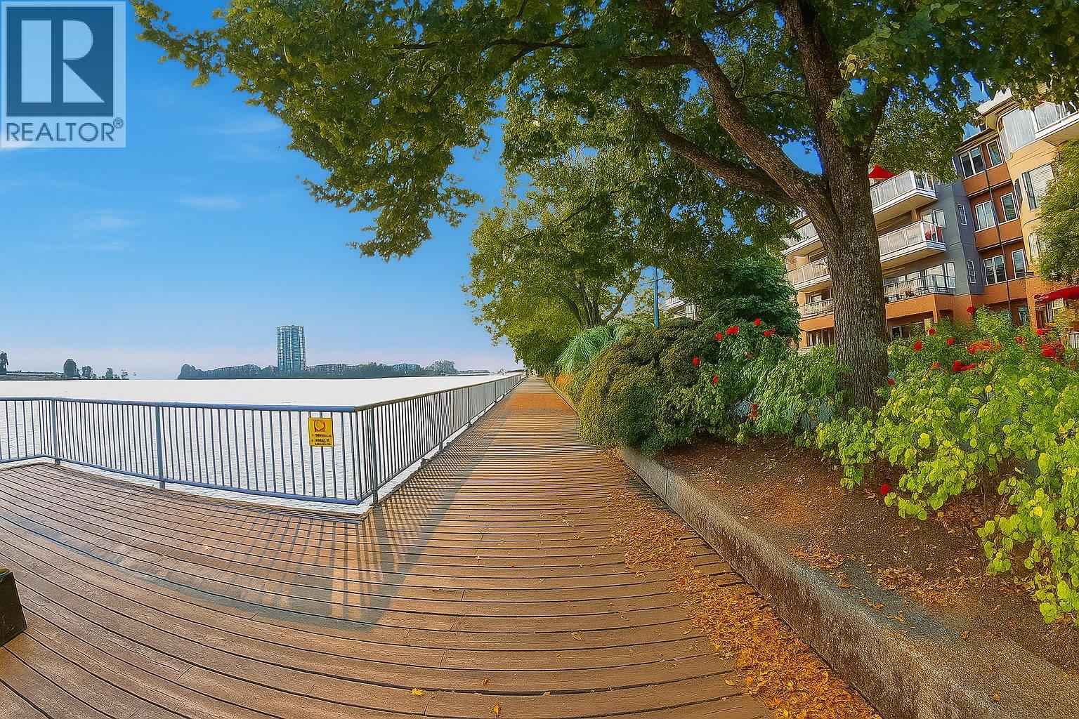 118 12 K De K Court, New Westminster, British Columbia  V3M 6C5 - Photo 32 - R3049304