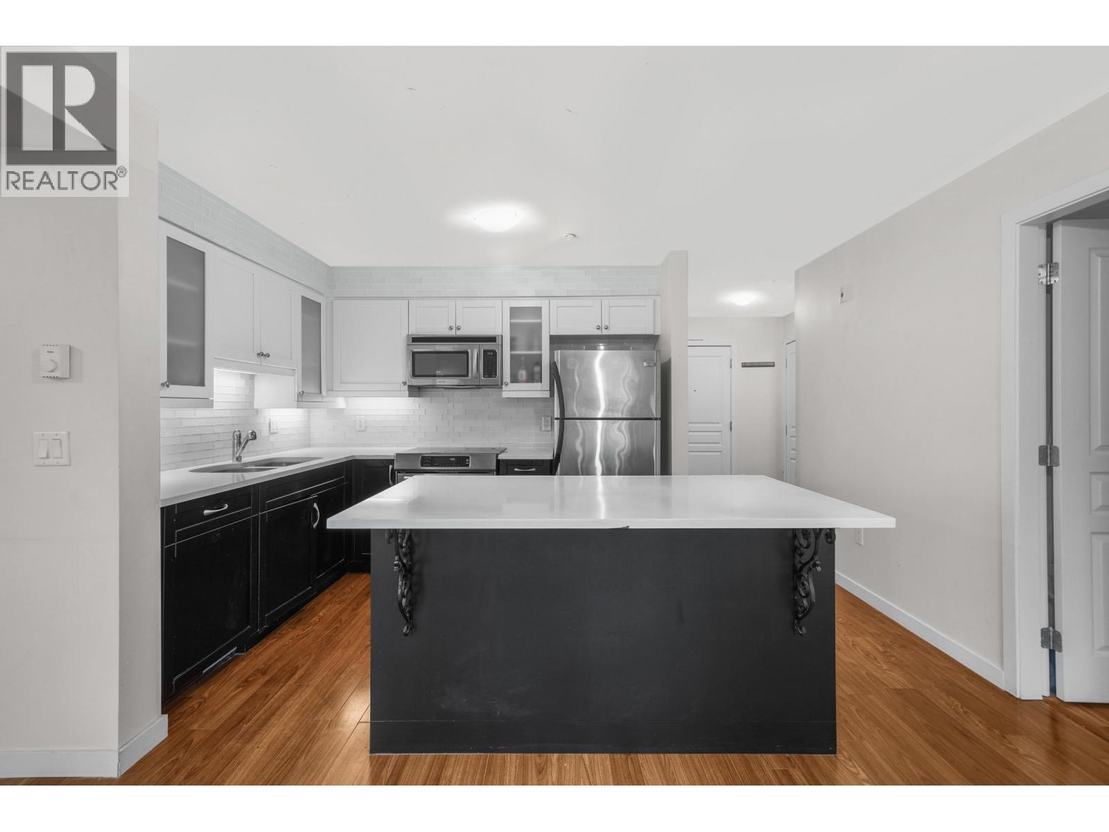 307 1969 Westminster Avenue, Port Coquitlam, British Columbia  V3B 1E7 - Photo 2 - R3049359