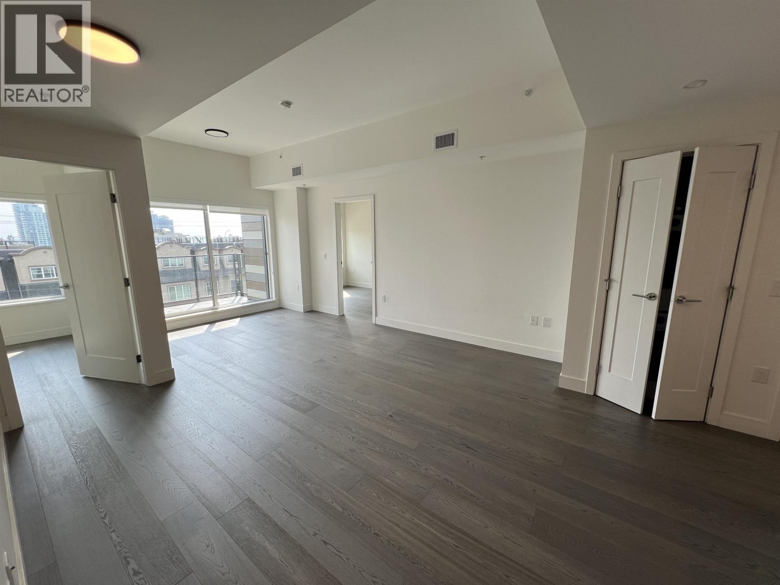 4xx 477 W 59 AVENUE, Vancouver, British Columbia