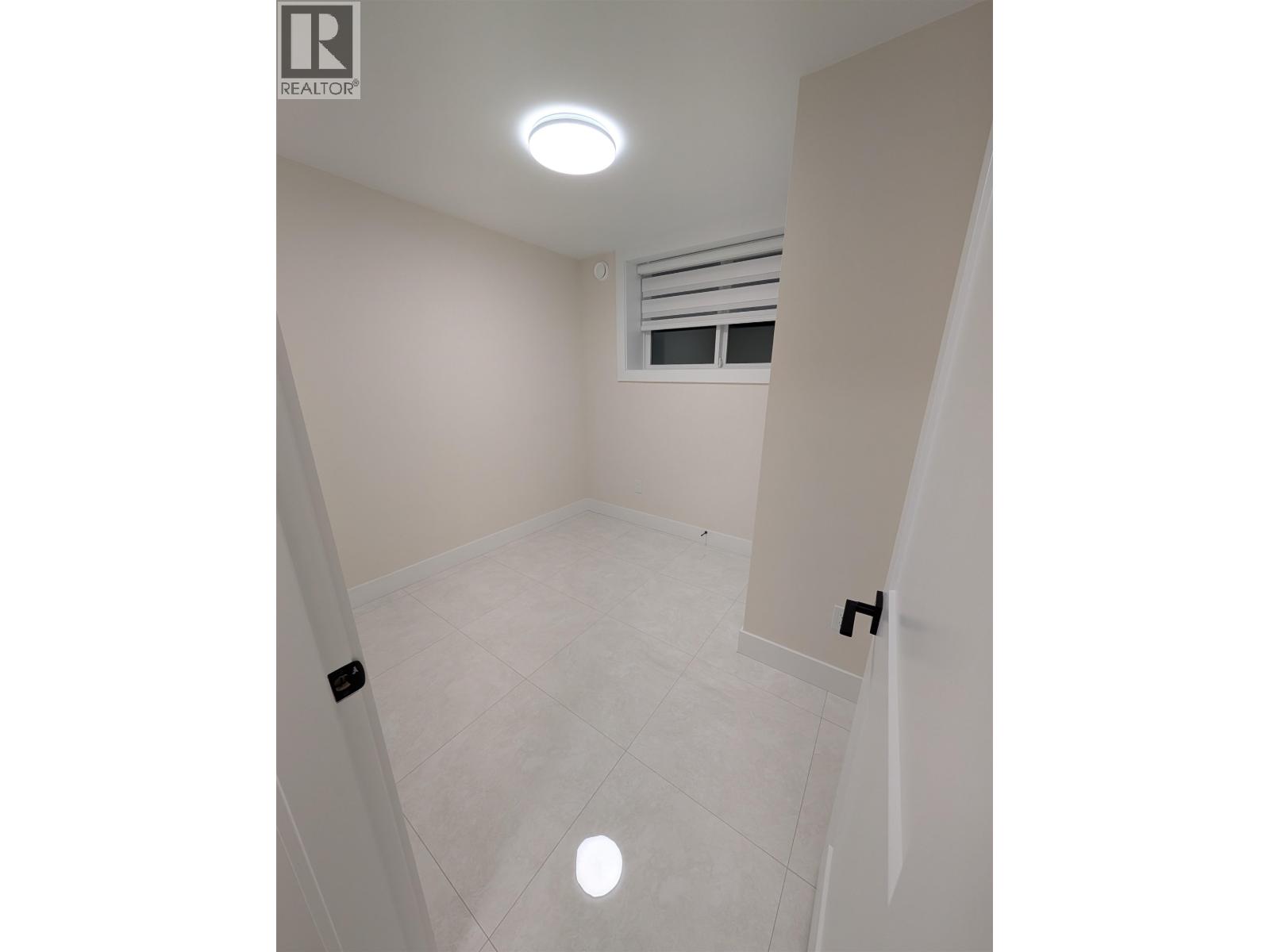 Basement-6536 Imperial Street Street, Burnaby, British Columbia  V5E 1M8 - Photo 5 - R3049321