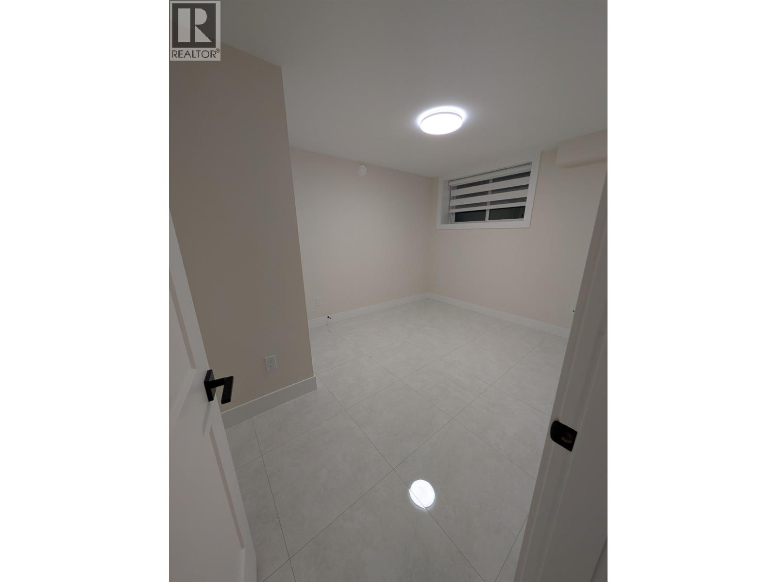 Basement-6536 Imperial Street Street, Burnaby, British Columbia  V5E 1M8 - Photo 9 - R3049321